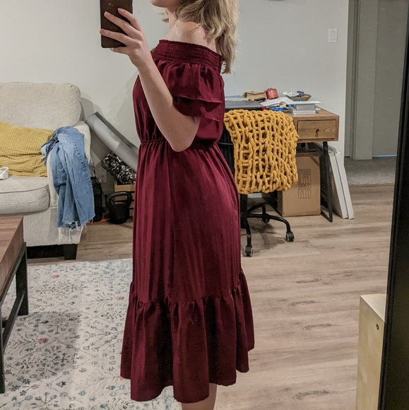 Old Navy off the shoulder dress - Picture 2 of 2